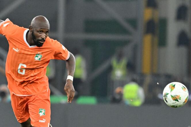 Ivory Coast's midfielder #6 Seko Fofana eyes the ball during the Africa Cup of Nations (CAN) 2024 group A football match between Ivory Coast and Guinea-Bissau at the Alassane Ouattara Olympic Stadium in Ebimpe, Abidjan, on January 13, 2024. (Photo by Issouf SANOGO  / AFP)