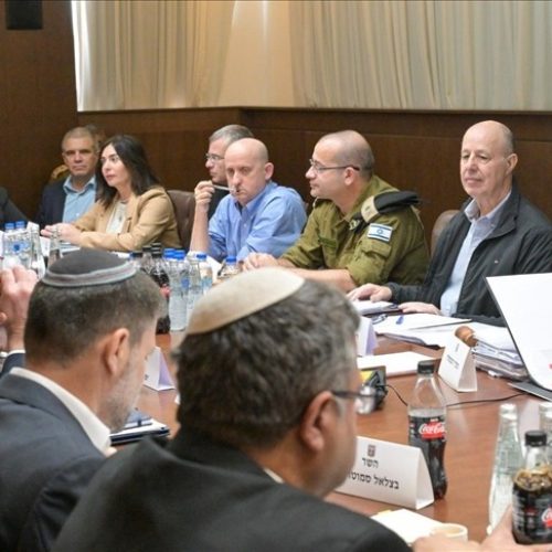 Israeli Cabinet Convenes on Ceasefire Accord