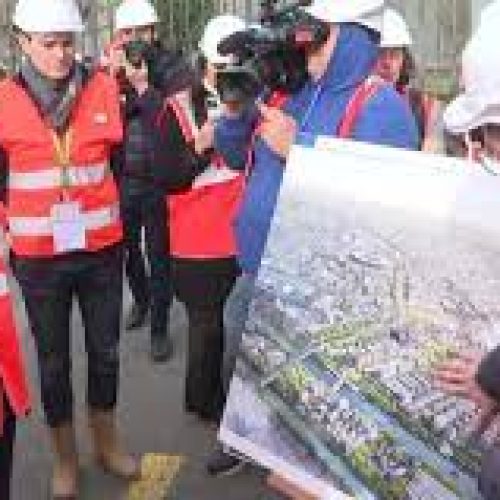 L.A. MAYOR VISITS OLYMPIC VILLAGE