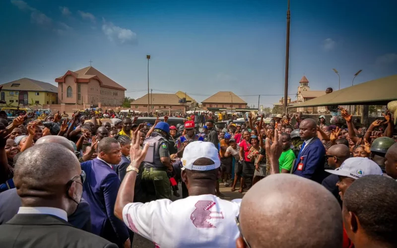 SOLUDO ISSUES WARNING TO REMOVE LG CHAIRMAN OVER PEDESTRIAN THOROUGHFARE